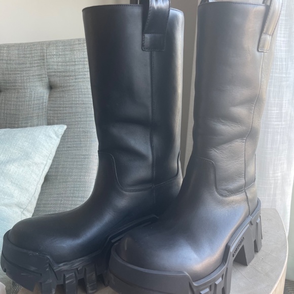 BALENCIAGA BULLDOZER BOOTS - Picture 2 of 4